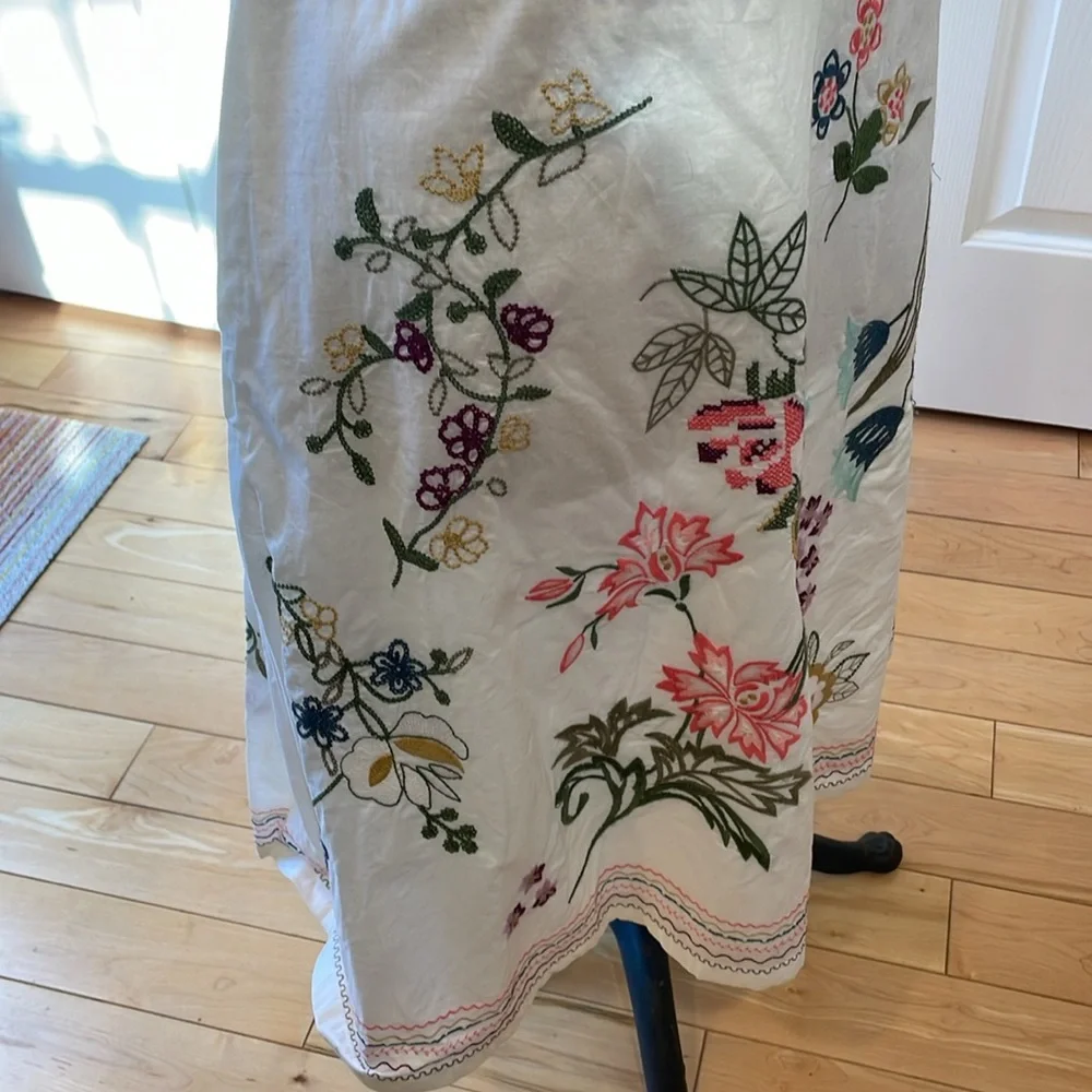 Talbots fully lined Aline cream embroidered flower side zip skirt - Picture 7 of 14
